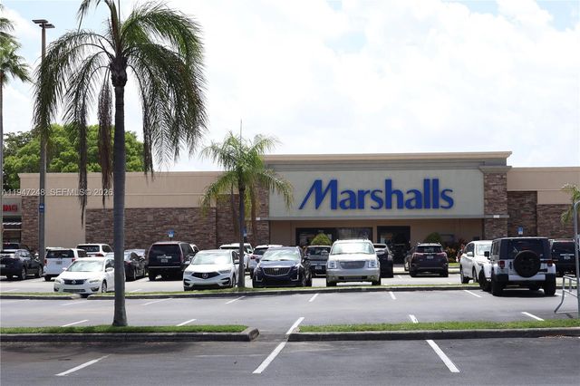 13935 SW 84th St 905, Miami, FL 33183