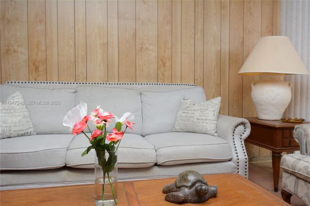 13935 SW 84th St 905, Miami, FL 33183