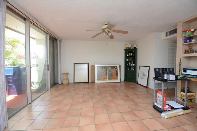 13935 SW 84th St 905, Miami, FL 33183