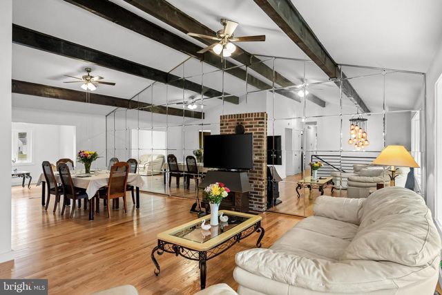 34 W 8TH ST, Burlington, NJ 08016