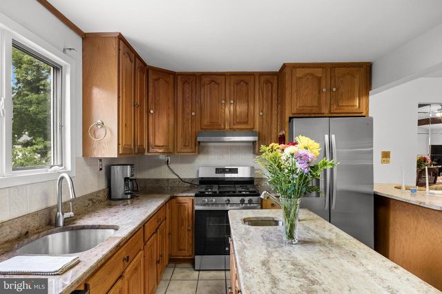 34 W 8TH ST, Burlington, NJ 08016