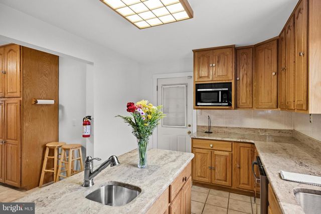 34 W 8TH ST, Burlington, NJ 08016