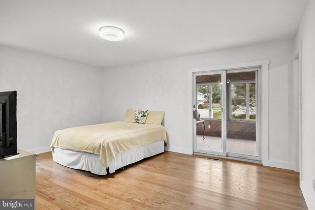 34 W 8TH ST, Burlington, NJ 08016