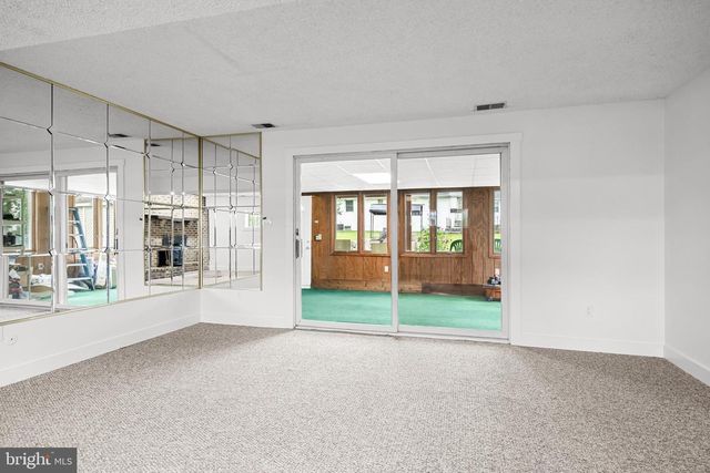 34 W 8TH ST, Burlington, NJ 08016