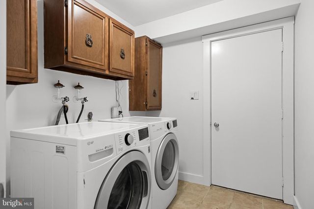 34 W 8TH ST, Burlington, NJ 08016
