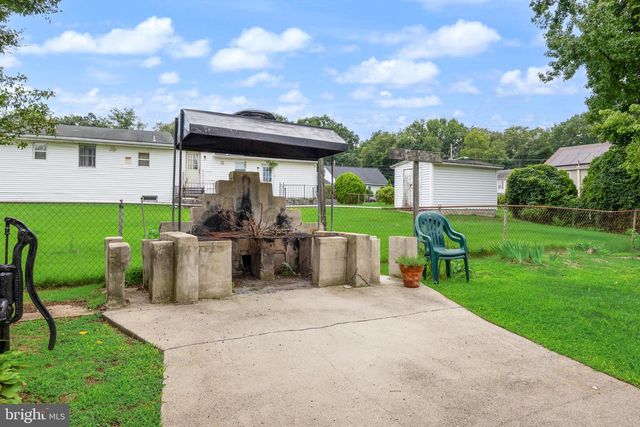 34 W 8TH ST, Burlington, NJ 08016