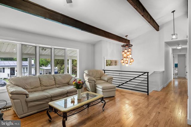 34 W 8TH ST, Burlington, NJ 08016