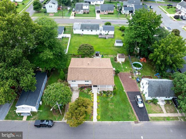 34 W 8TH ST, Burlington, NJ 08016