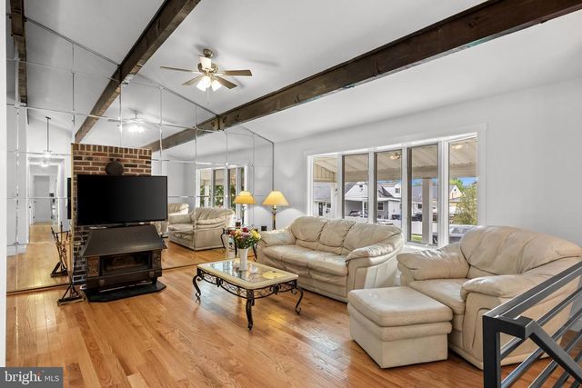 34 W 8TH ST, Burlington, NJ 08016