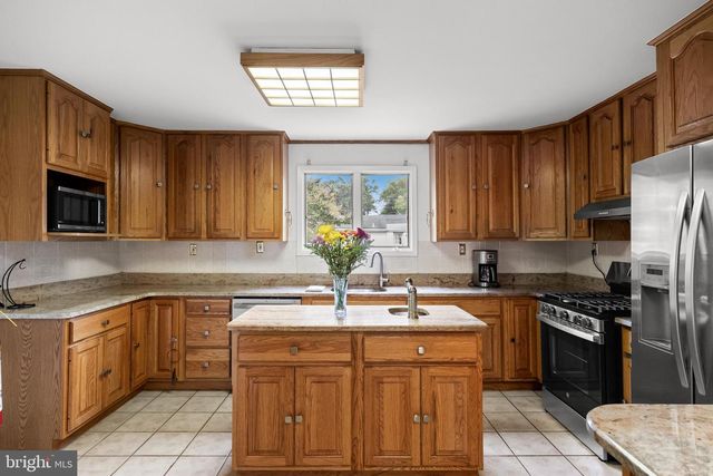 34 W 8TH ST, Burlington, NJ 08016