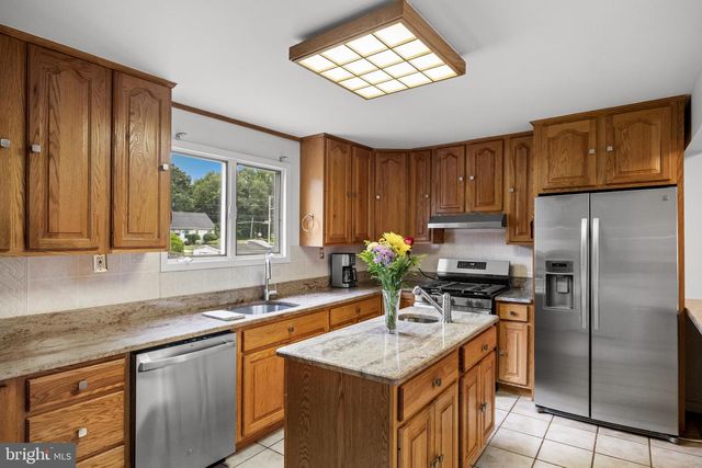 34 W 8TH ST, Burlington, NJ 08016