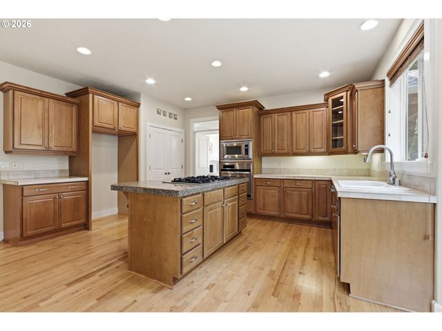 516 Se 200TH Pl, Camas, WA 98607