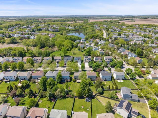 271 Copper Mountain Drive, Gilberts, IL 60136