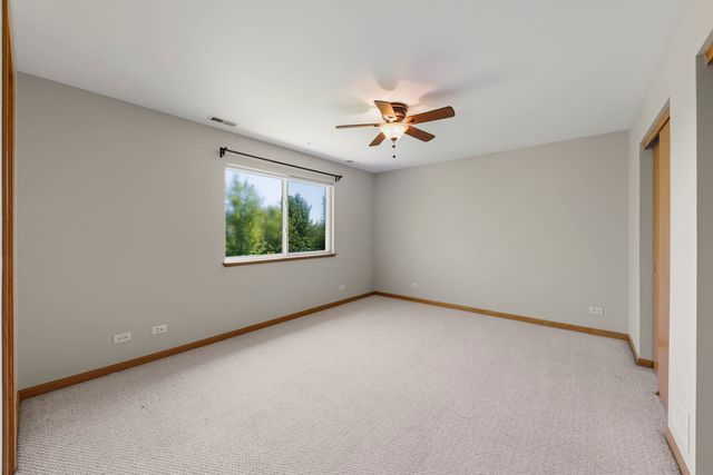 271 Copper Mountain Drive, Gilberts, IL 60136