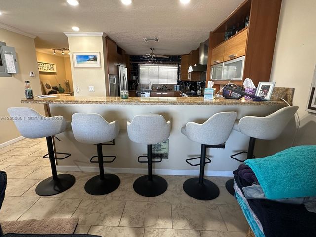 801 Palm Trl 10, Delray Beach, FL 33483