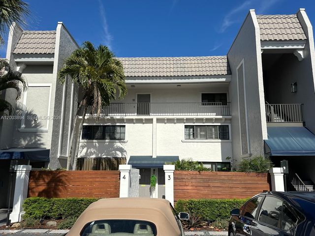 801 Palm Trl 10, Delray Beach, FL 33483