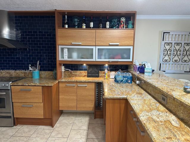 801 Palm Trl 10, Delray Beach, FL 33483