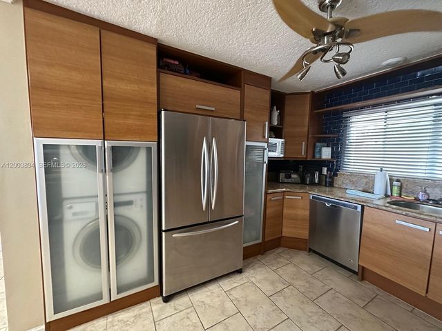 801 Palm Trl 10, Delray Beach, FL 33483