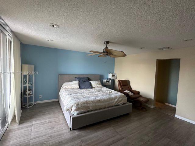 801 Palm Trl 10, Delray Beach, FL 33483