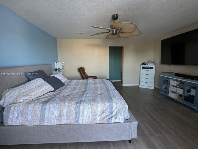 801 Palm Trl 10, Delray Beach, FL 33483