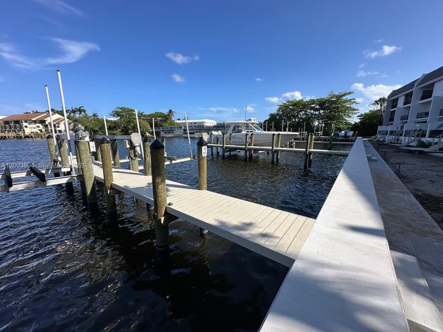 801 Palm Trl 10, Delray Beach, FL 33483