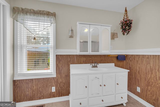 241 Sims Street, Maysville, GA 30558