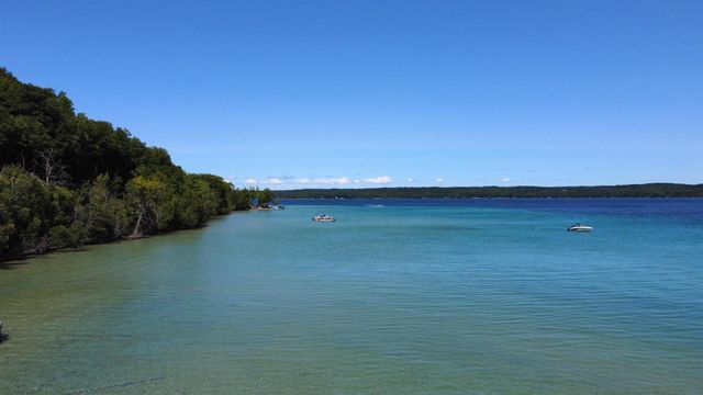 3901 Torch Lake Drive,NW, Milton Twp, MI 49648