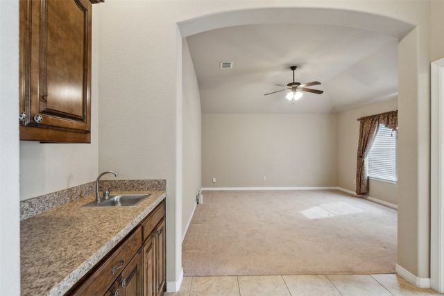 537 Sterling Drive, Benbrook, TX 76126