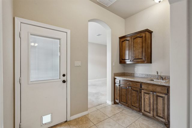 537 Sterling Drive, Benbrook, TX 76126