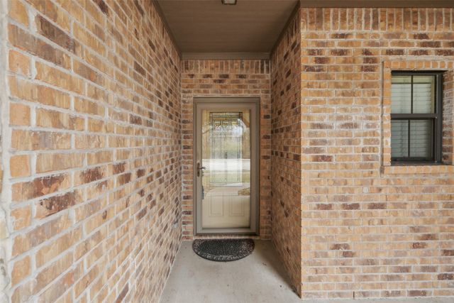 537 Sterling Drive, Benbrook, TX 76126