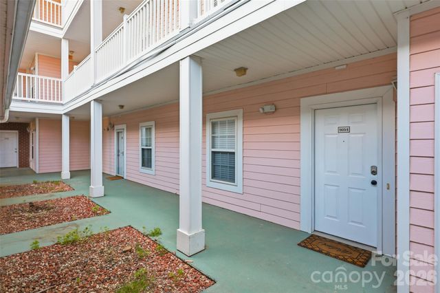 9054 Meadow Vista Road, Charlotte, NC 28213