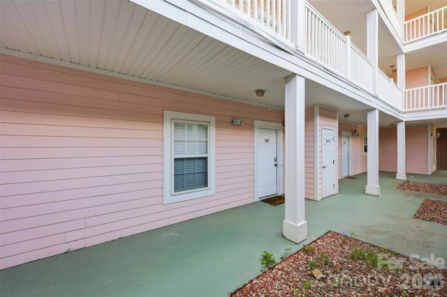 9054 Meadow Vista Road, Charlotte, NC 28213