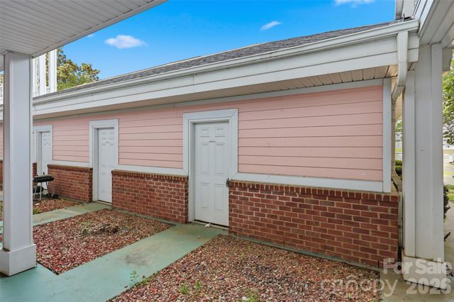 9054 Meadow Vista Road, Charlotte, NC 28213