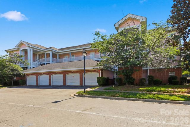 9054 Meadow Vista Road, Charlotte, NC 28213