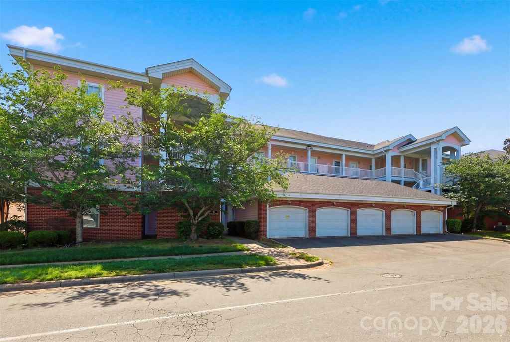 9054 Meadow Vista Road, Charlotte, NC 28213