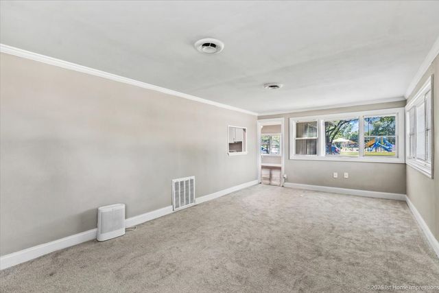5016 Oak Center Drive, Oak Lawn, IL 60453