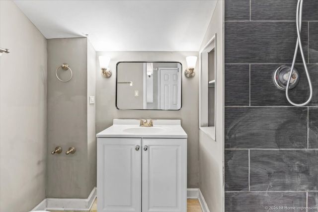 5016 Oak Center Drive, Oak Lawn, IL 60453