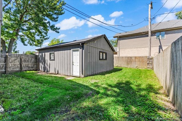 5016 Oak Center Drive, Oak Lawn, IL 60453