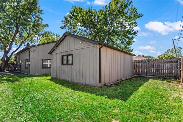 5016 Oak Center Drive, Oak Lawn, IL 60453