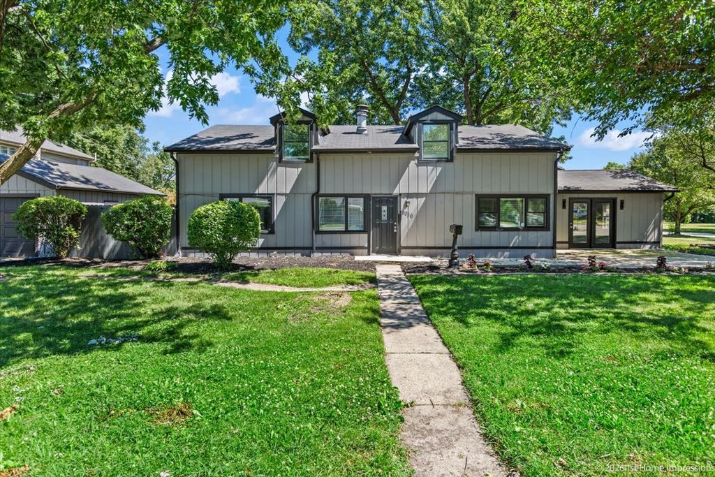 5016 Oak Center Drive, Oak Lawn, IL 60453