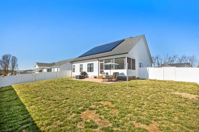 138 LINDBURGH DR, Waynesboro, VA 22980