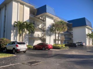 2936 Lake Shore Drive 409, Riviera Beach, FL 33404