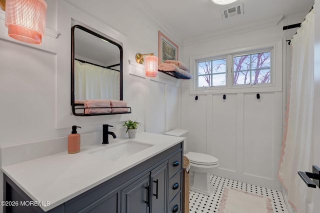 73 Northvale Avenue, Little Silver, NJ 07739