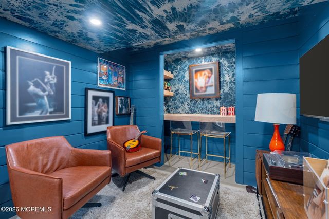 73 Northvale Avenue, Little Silver, NJ 07739