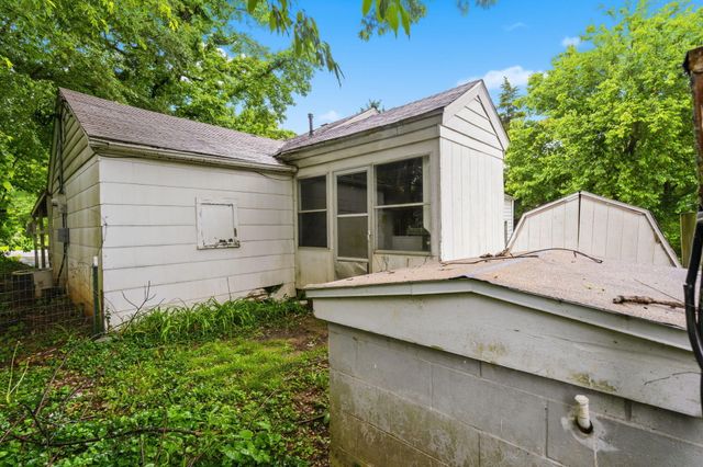 731 S Old Orchard Avenue, Springfield, MO 65802