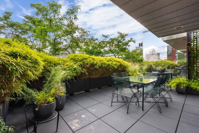 462 W 23RD Street, New York City, NY 10011