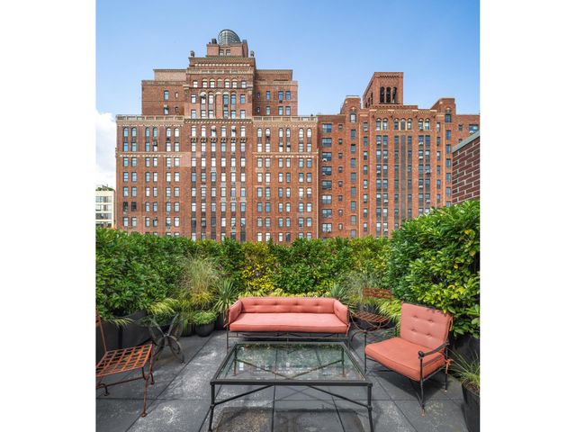 462 W 23RD Street, New York City, NY 10011