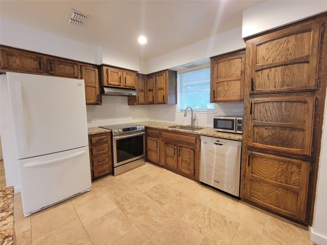 3902 E Bankhead Highway, Weatherford, TX 76087