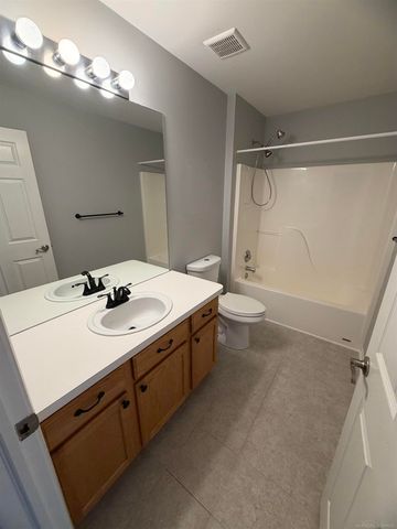 1610 Savanna Drive, Pontiac, MI 48340