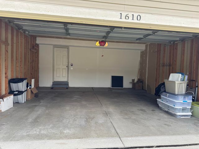 1610 Savanna Drive, Pontiac, MI 48340